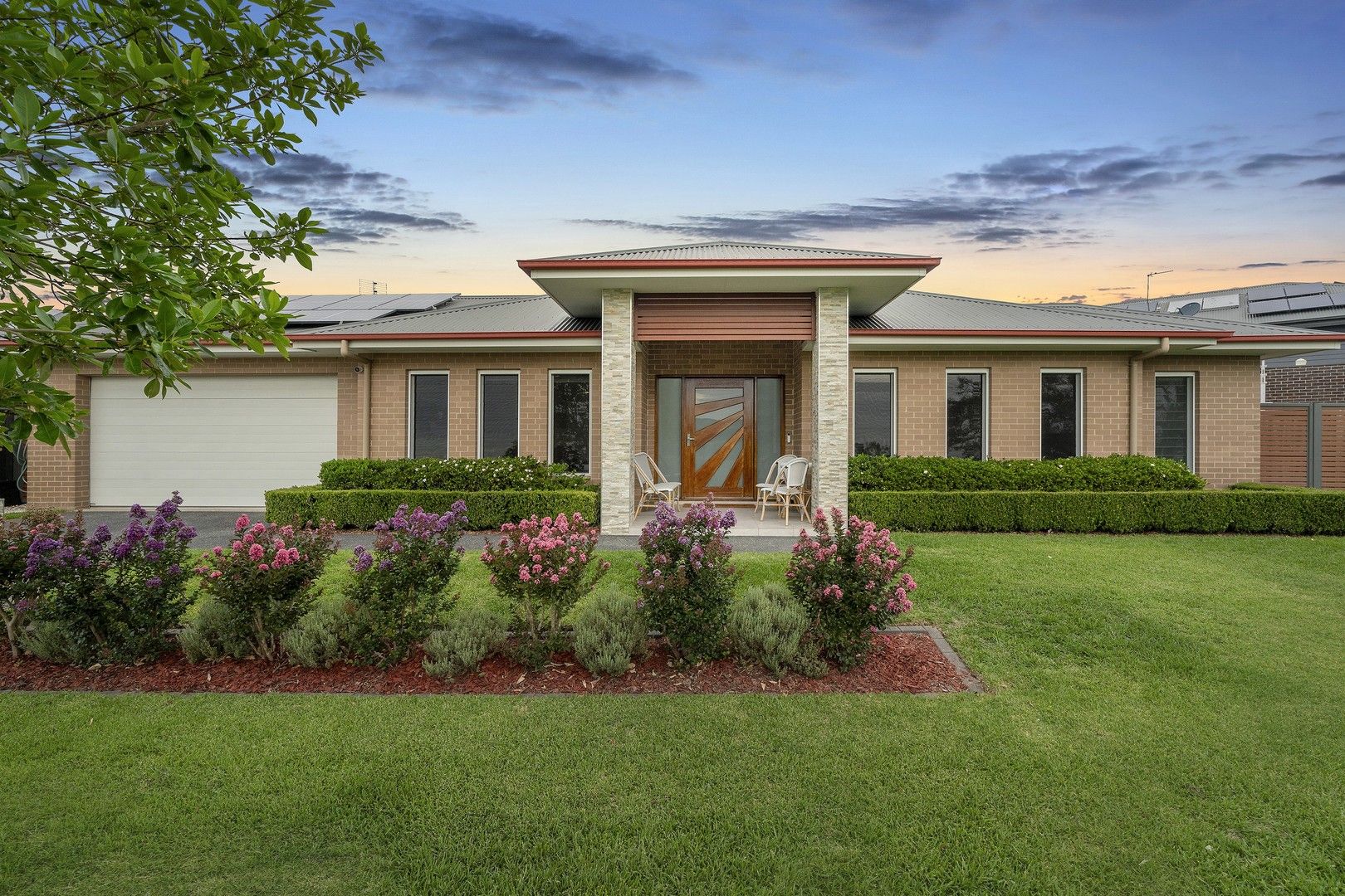 5 bedrooms House in 14 Panorama Close FLETCHER NSW, 2287