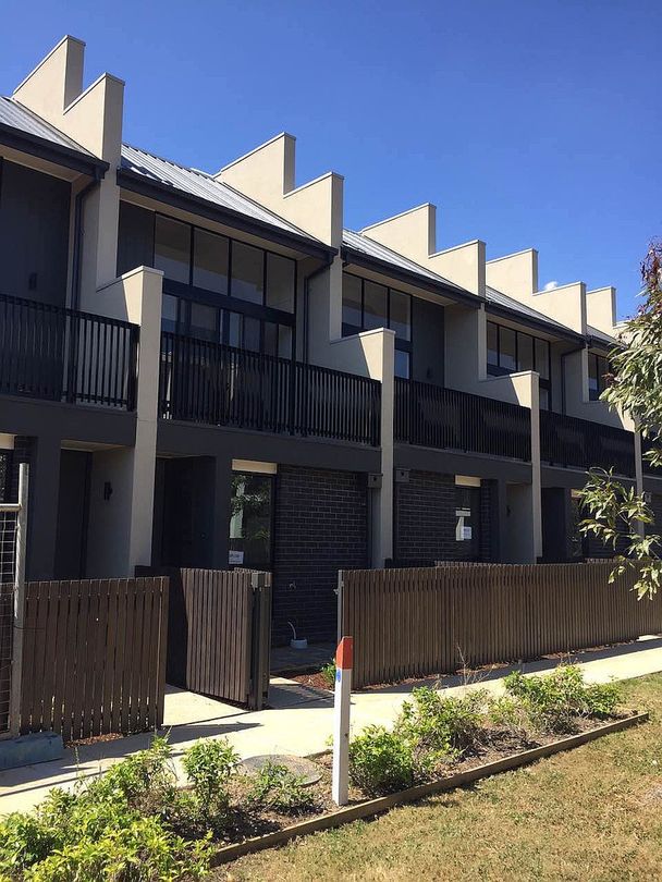 2 bedrooms Townhouse in 7 Central Park Walk CHELTENHAM VIC, 3192