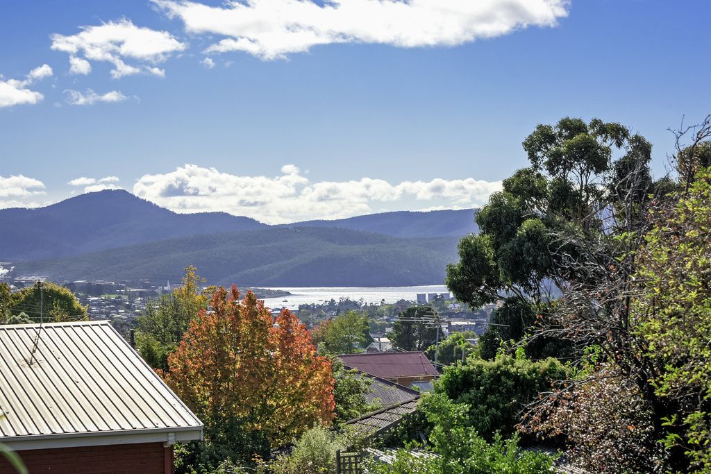 14 Waverley Avenue, Mount Stuart TAS 7000, Image 2