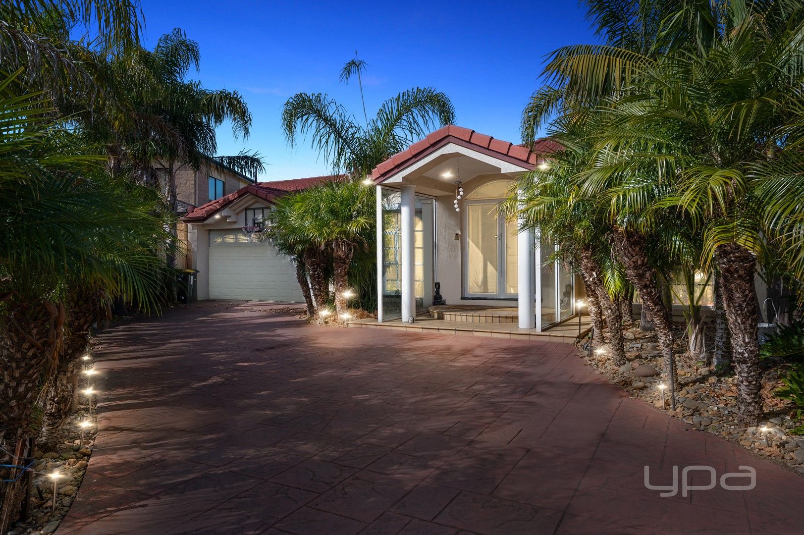 6 Lindsay Court Taylors Lakes VIC 3038 Domain