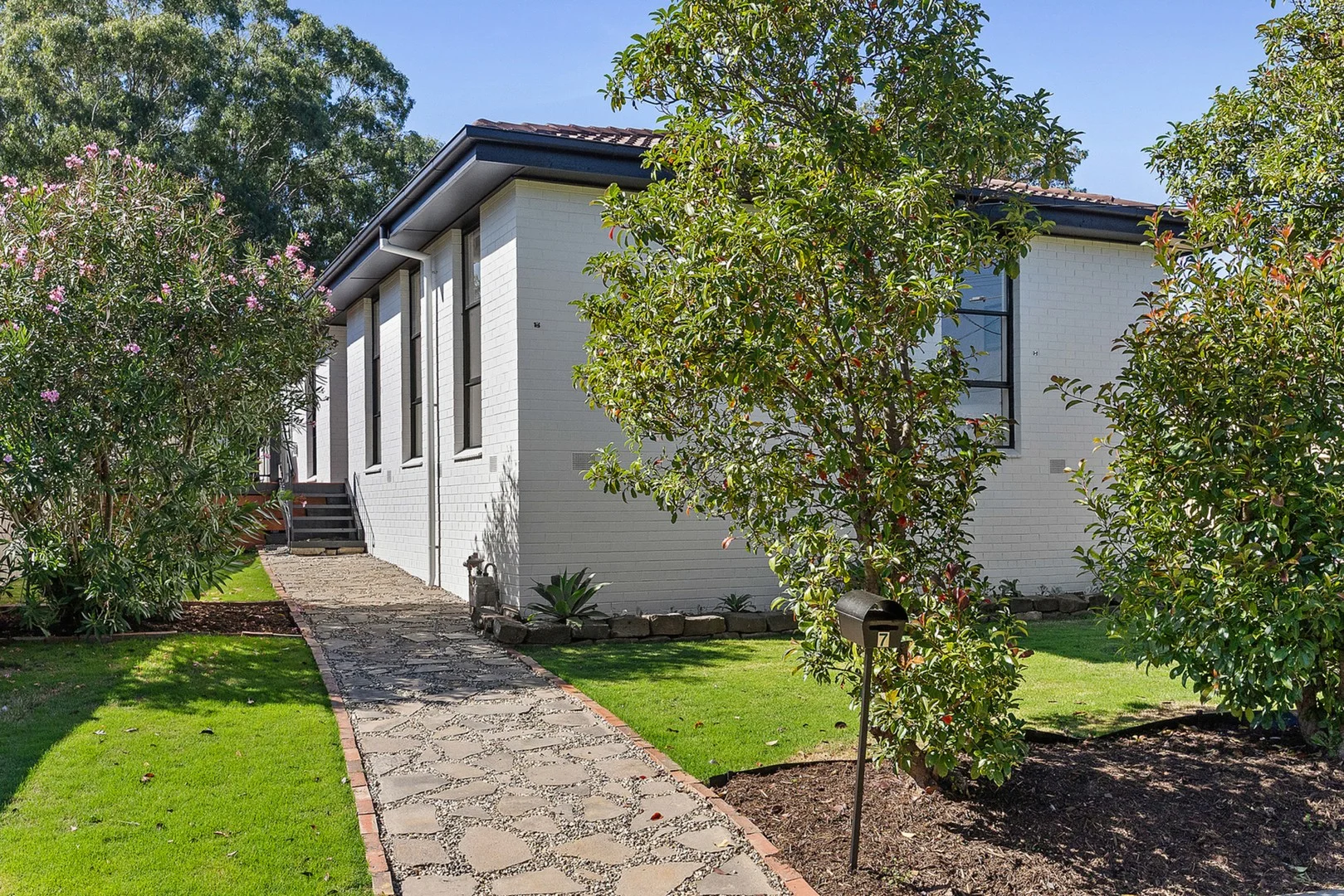 Primary image of 7 Bren Street, Kennington VIC 3550