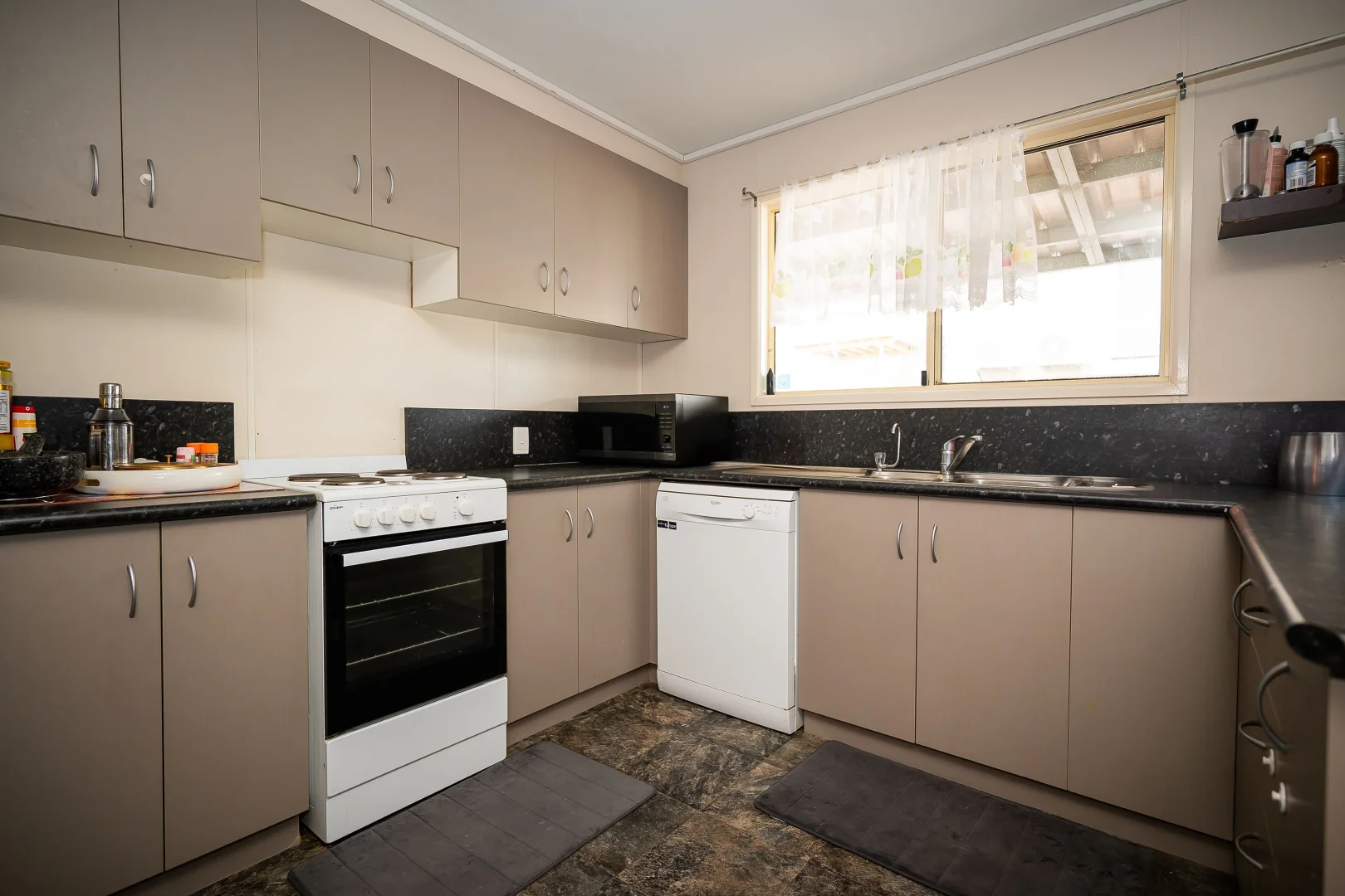 Additional image 4 of 15 Robusta Drive, Roma QLD 4455