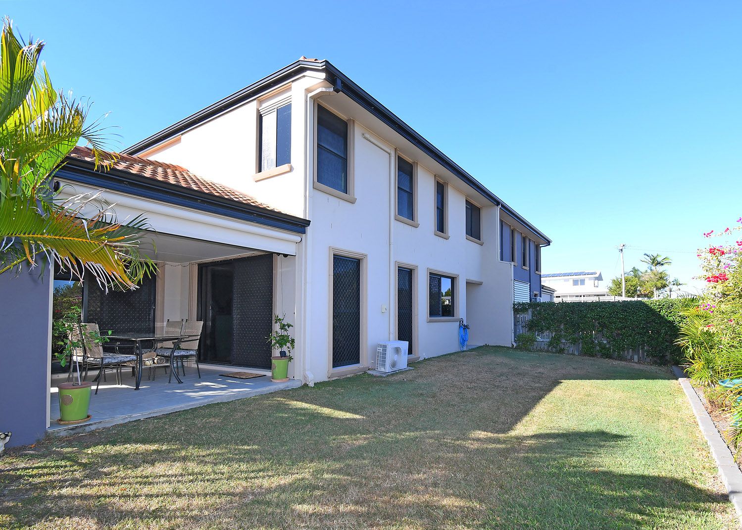 2/2 Barnstaple Street, Torquay QLD 4655, Image 2