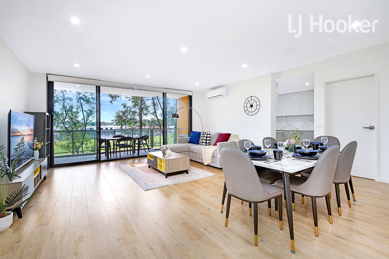 3 bedrooms Apartment / Unit / Flat in 3B/37-41 Bonnyrigg Avenue BONNYRIGG NSW, 2177