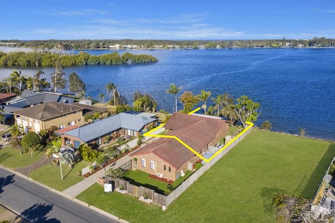 Picture of 2/8 Seafarer Place, BANORA POINT NSW 2486