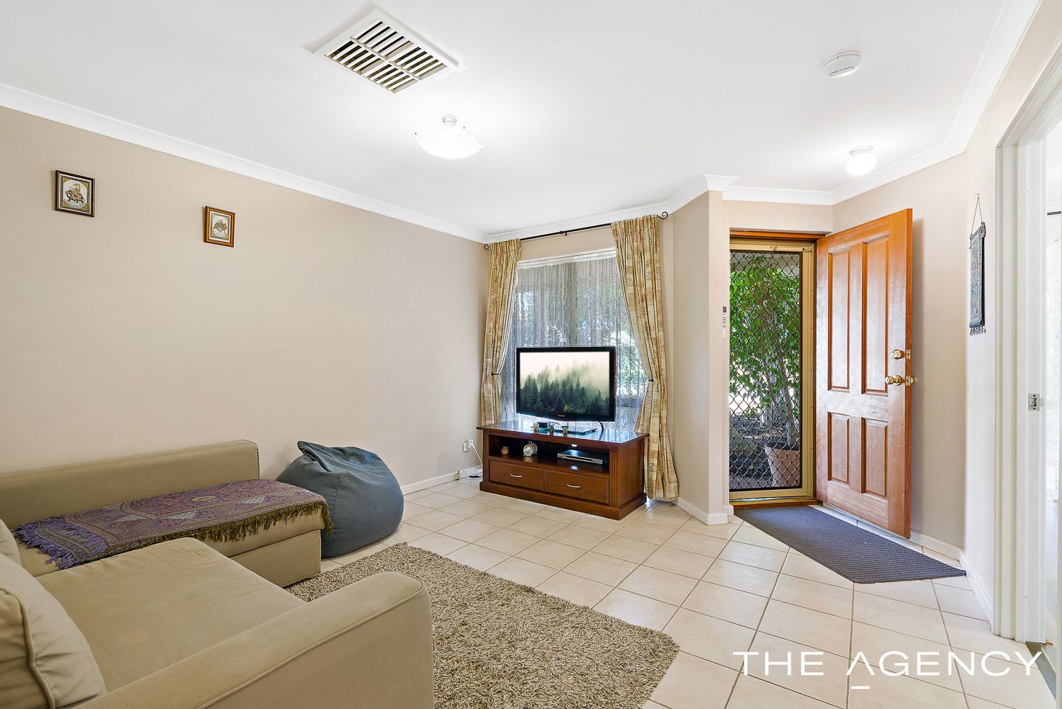 6 Walters Retreat, Atwell WA 6164, Image 2