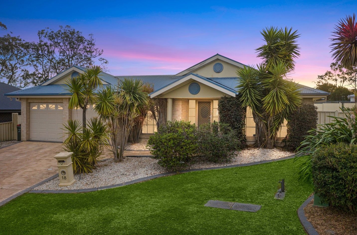 18 Langside Avenue, West Nowra Property History & Address Research