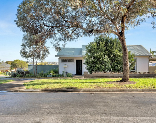 21 Amber Avenue, Clearview SA 5085