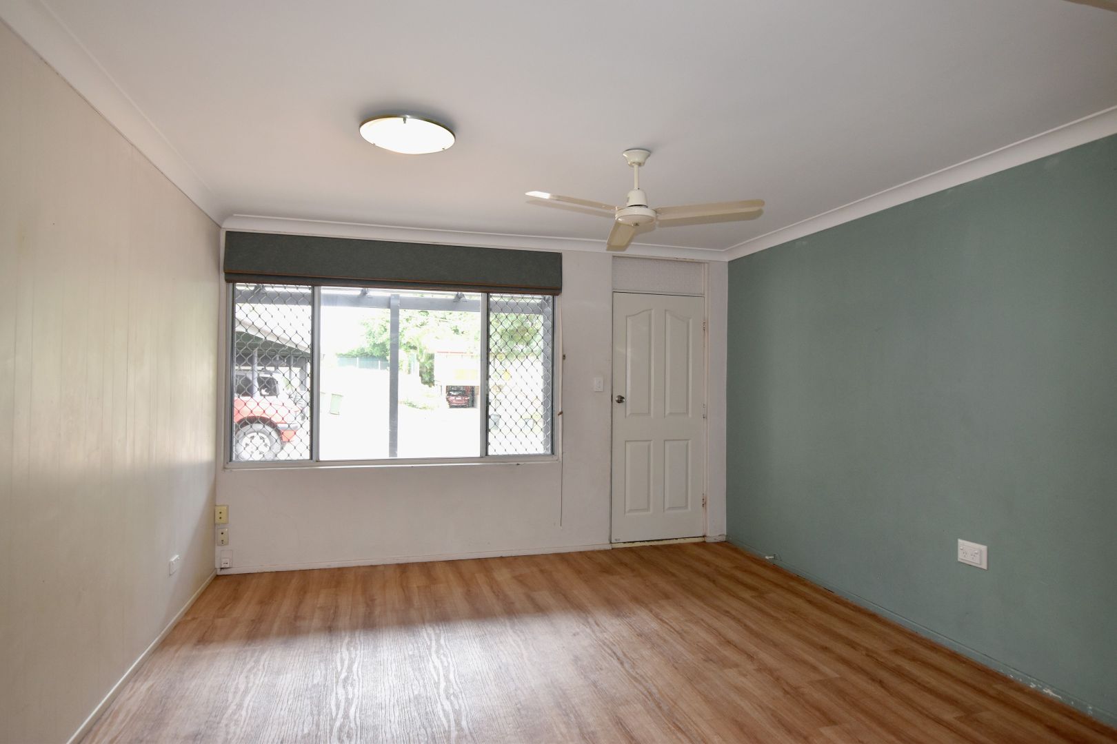 1/2426 Grayson Street, West Gladstone QLD 4680 Apartment For Rent