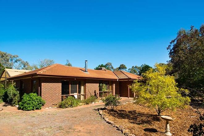 Picture of 8 Jockey Drive, NEWSTEAD VIC 3462