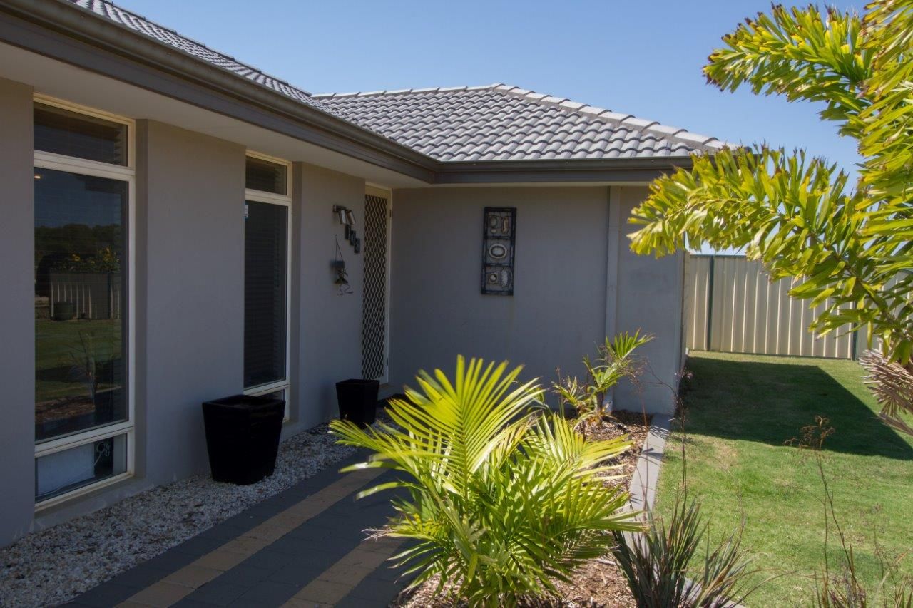 108 Moloney Street, UTAKARRA WA 6530, Image 2