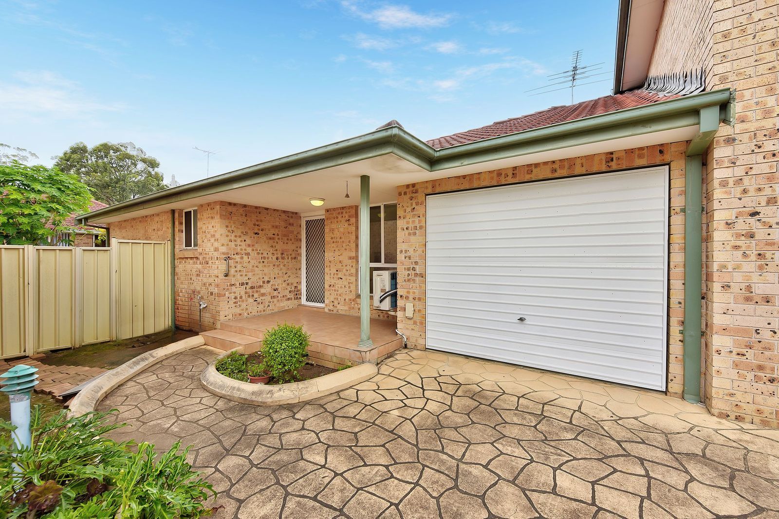 2 bedrooms Villa in 11/59-61 Devenish Street GREENFIELD PARK NSW, 2176