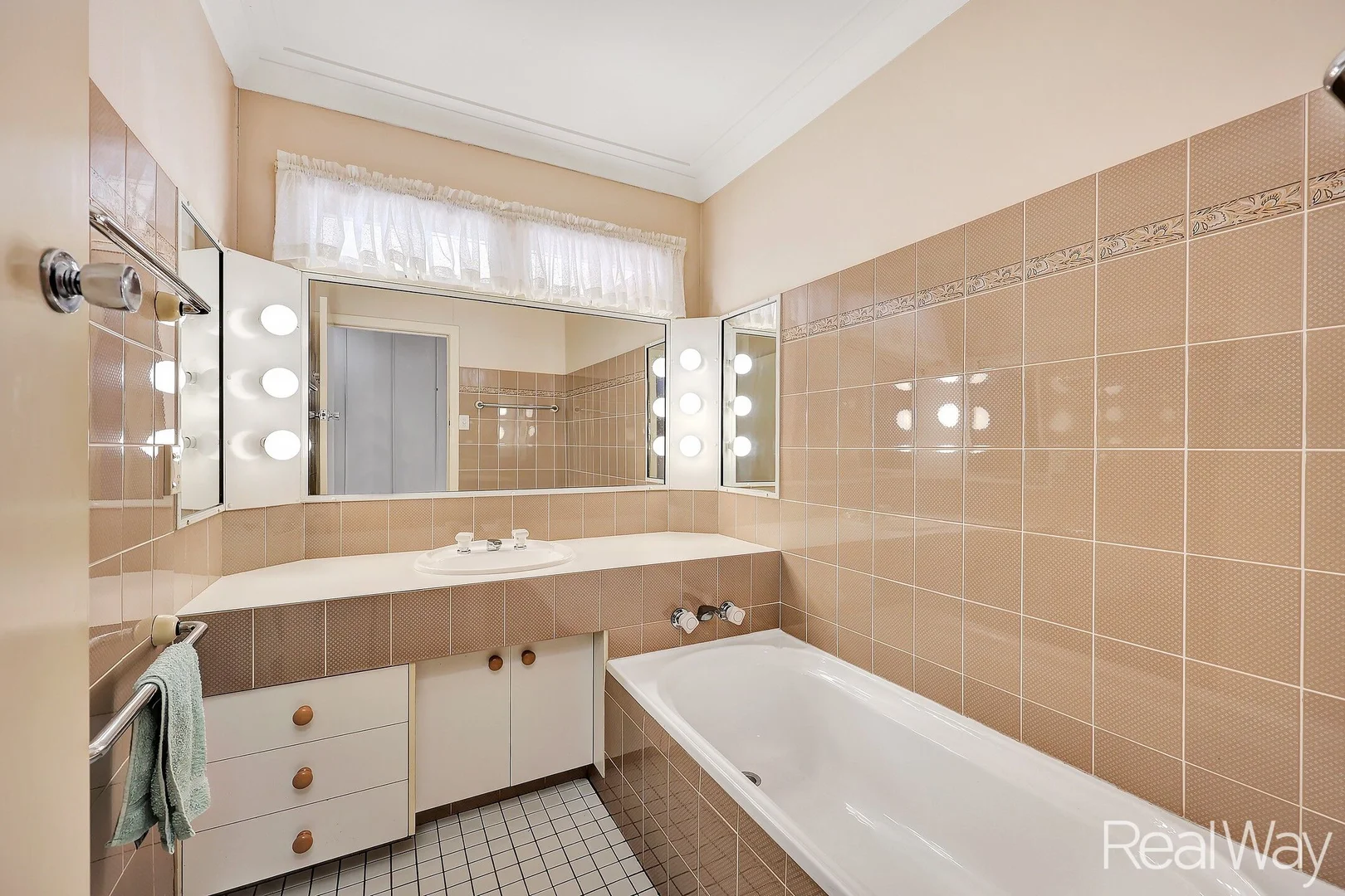 Additional image 18 of 190 Walker Street, Svensson Heights QLD 4670