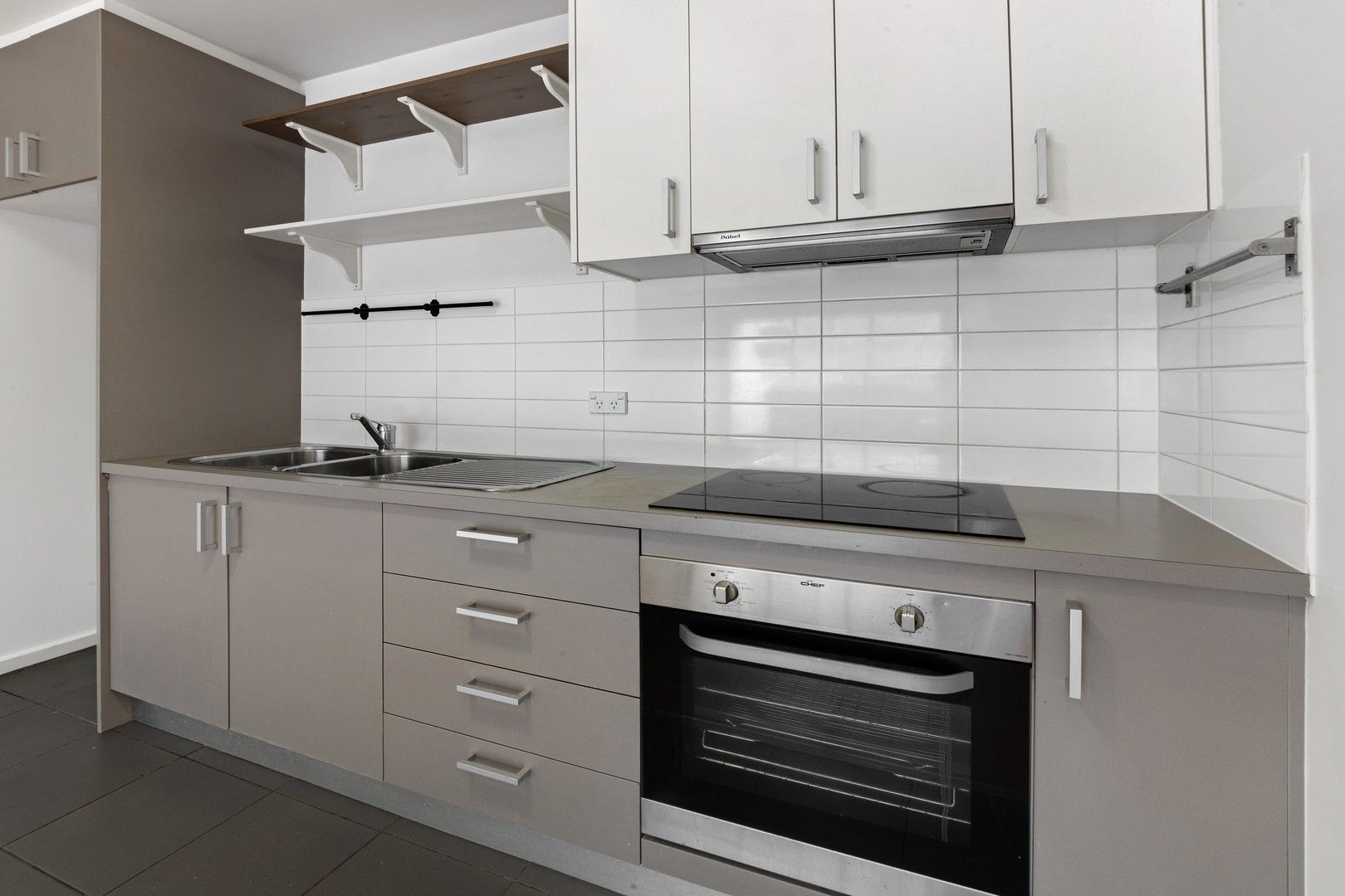2 bedrooms Apartment / Unit / Flat in 1/10-12 Woorayl Street CARNEGIE VIC, 3163