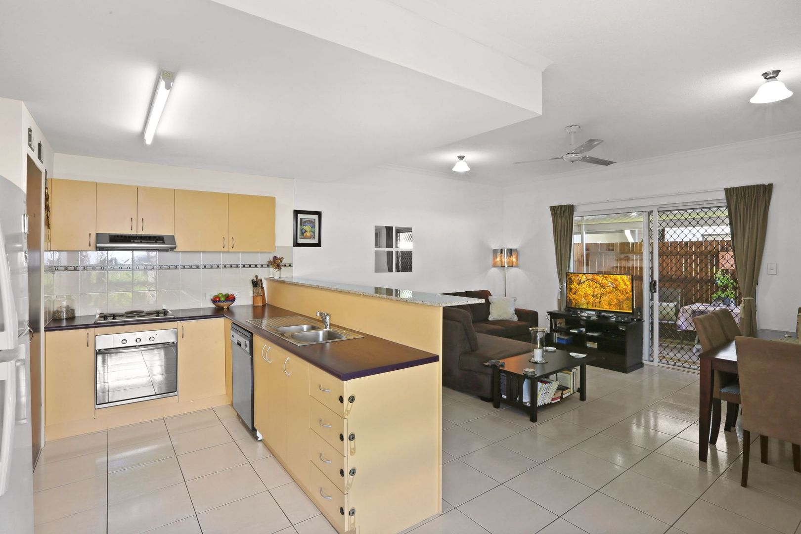 7/8 Oyster Court, Trinity Beach QLD 4879, Image 1