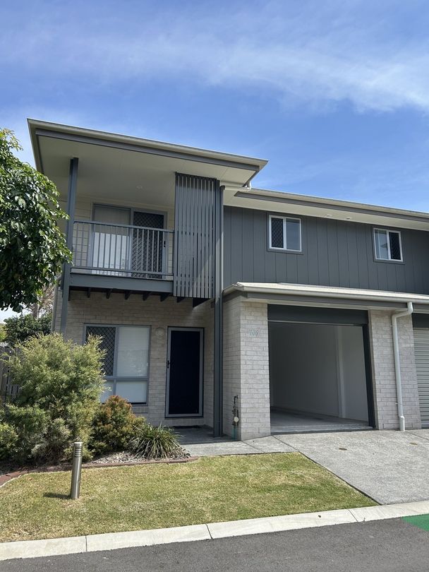 3 bedrooms Townhouse in 14 Cavill Place RUNCORN QLD, 4113