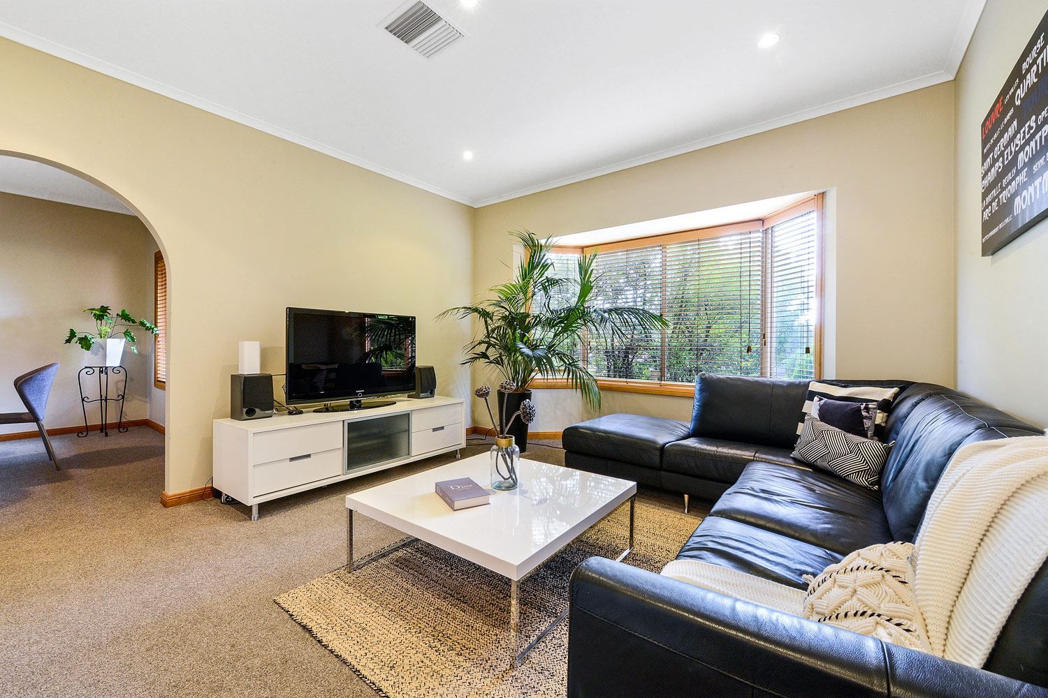 8 Springwood Court, Aberfoyle Park SA 5159, Image 2