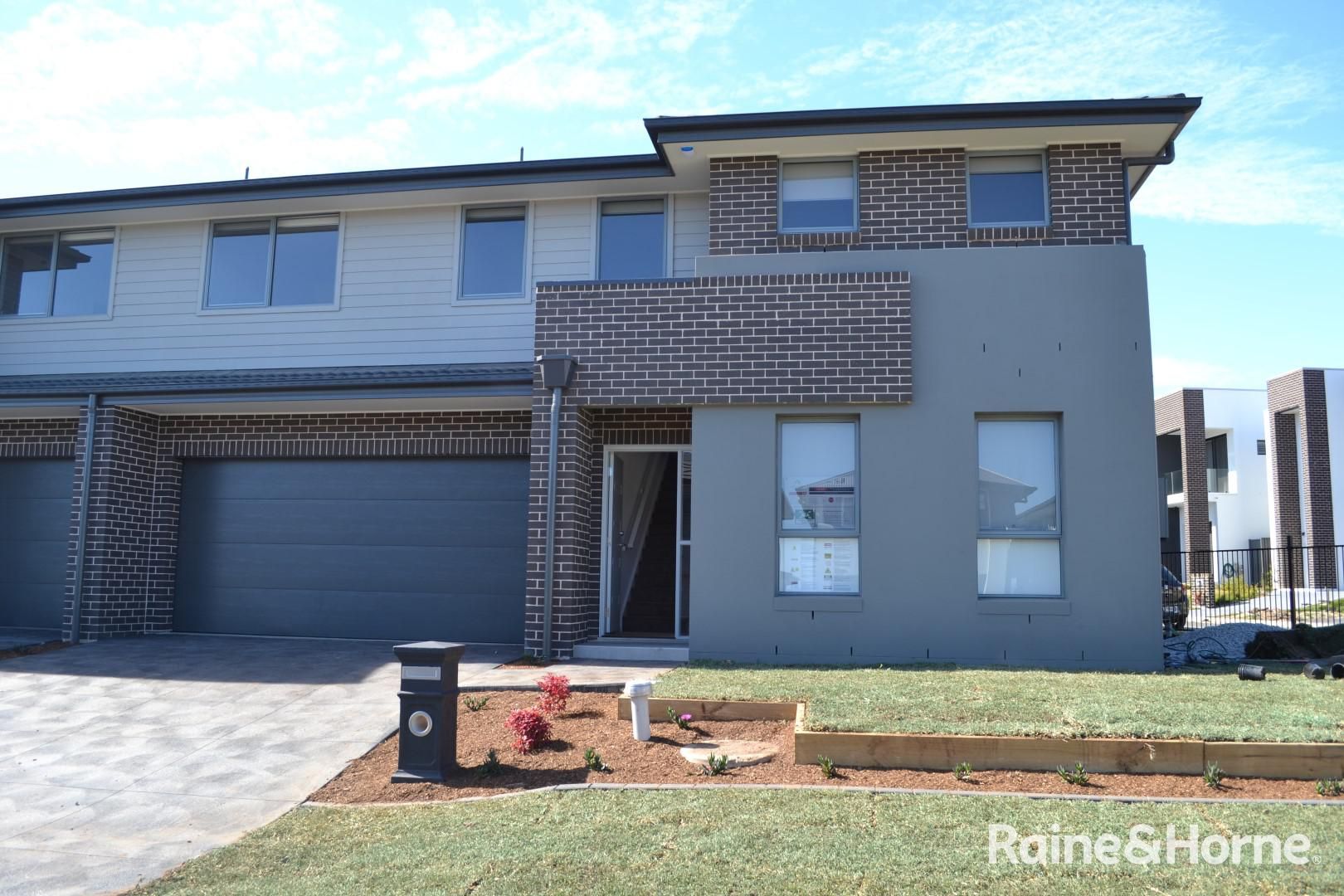 4 bedrooms Duplex in 2A Tyla Crescent QUAKERS HILL NSW, 2763