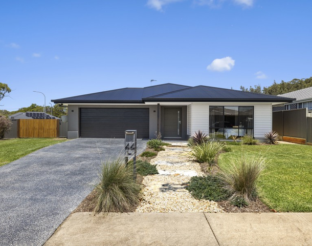 44 Flat Top Drive, Woolgoolga NSW 2456