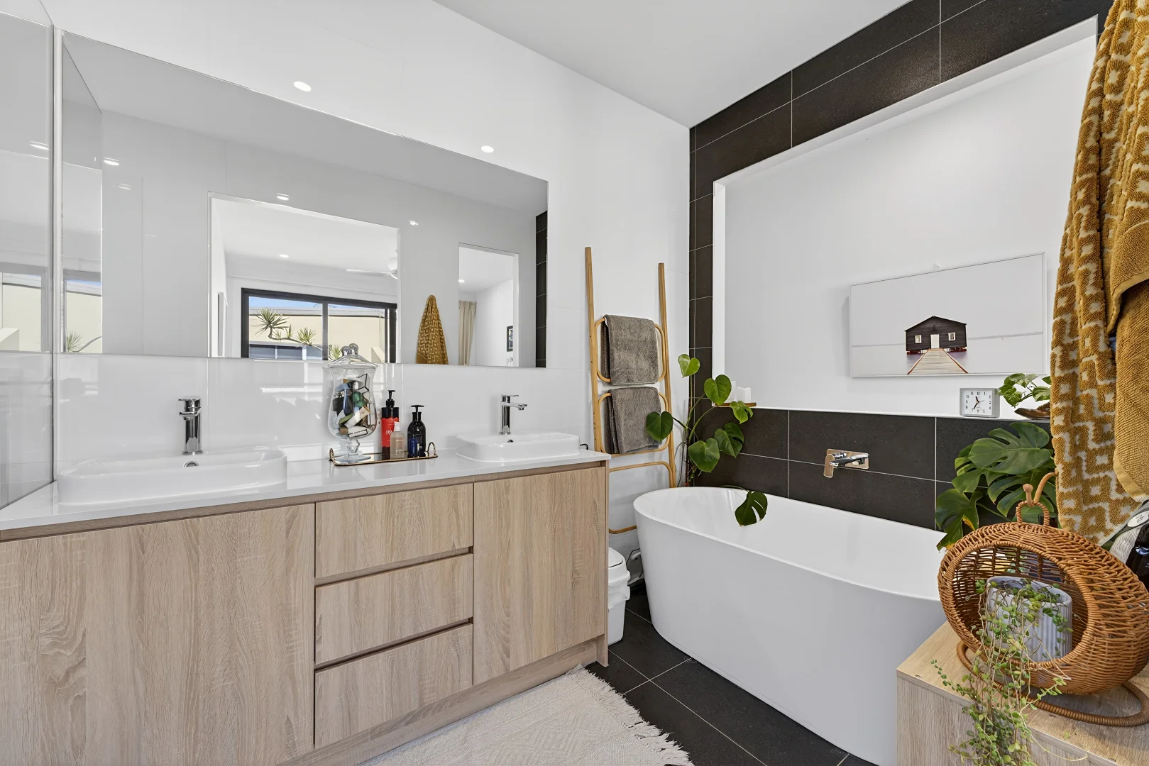 Additional image 18 of 8A Mallard Avenue, Paradise Point QLD 4216