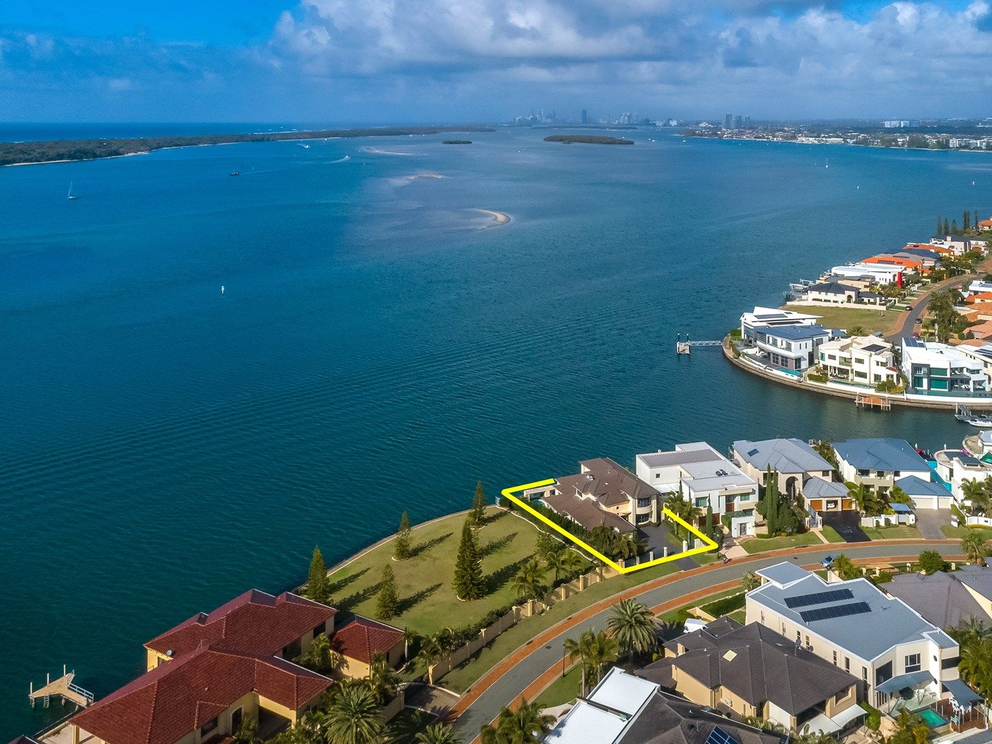 42 King Charles Drive, Sovereign Islands QLD 4216, Image 0