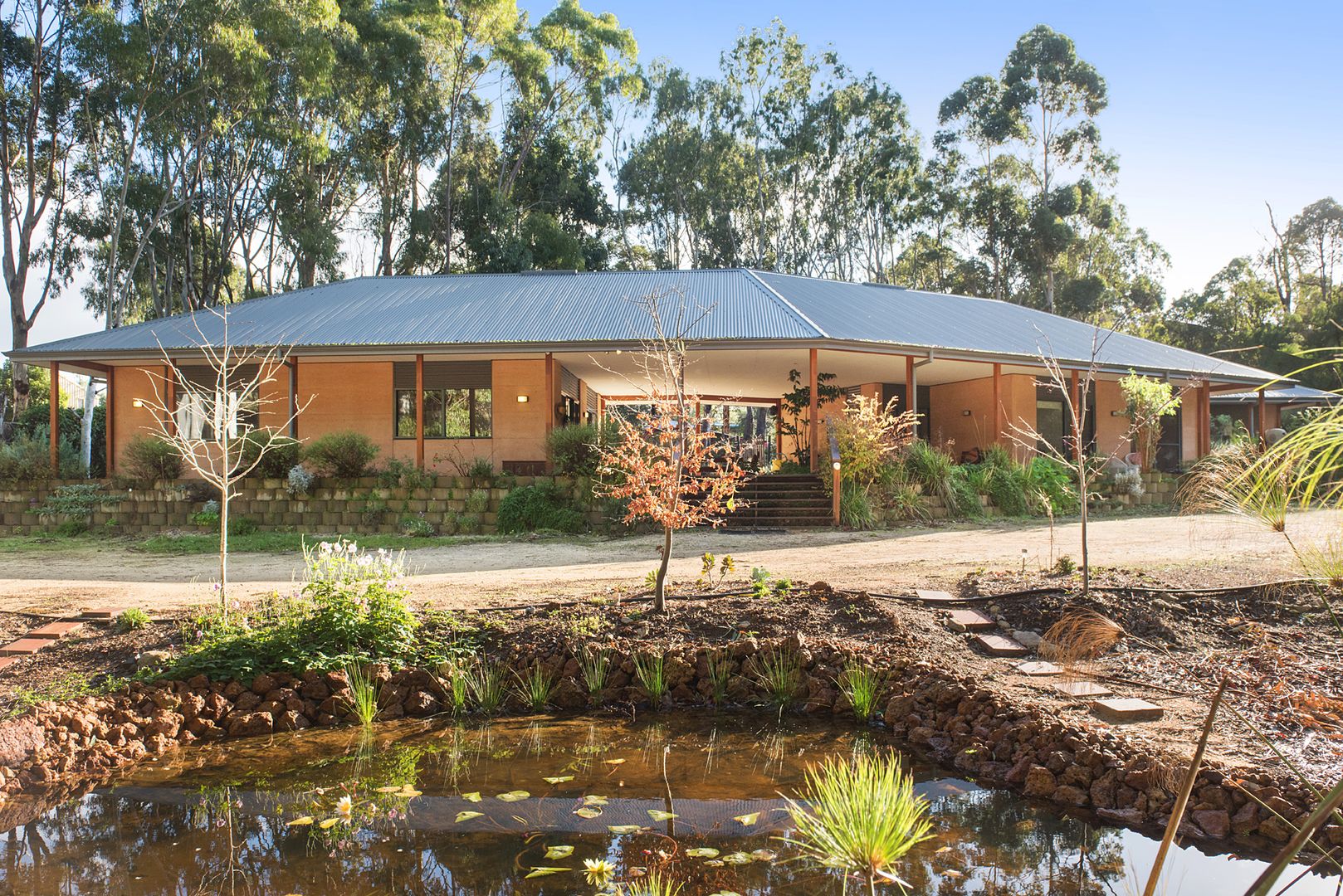 37 Mansfield Avenue, Margaret Rive Property History & Address