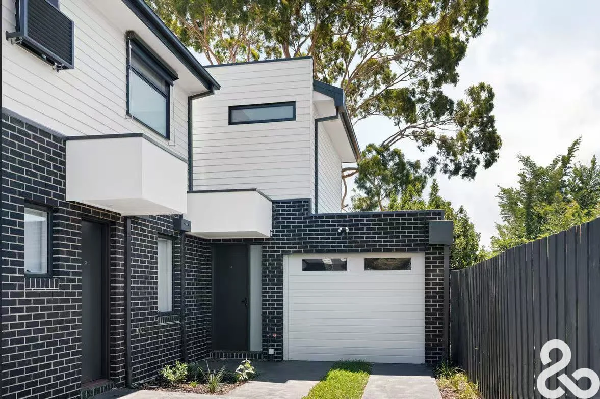 4/8 Inverness Street, Reservoir VIC 3073