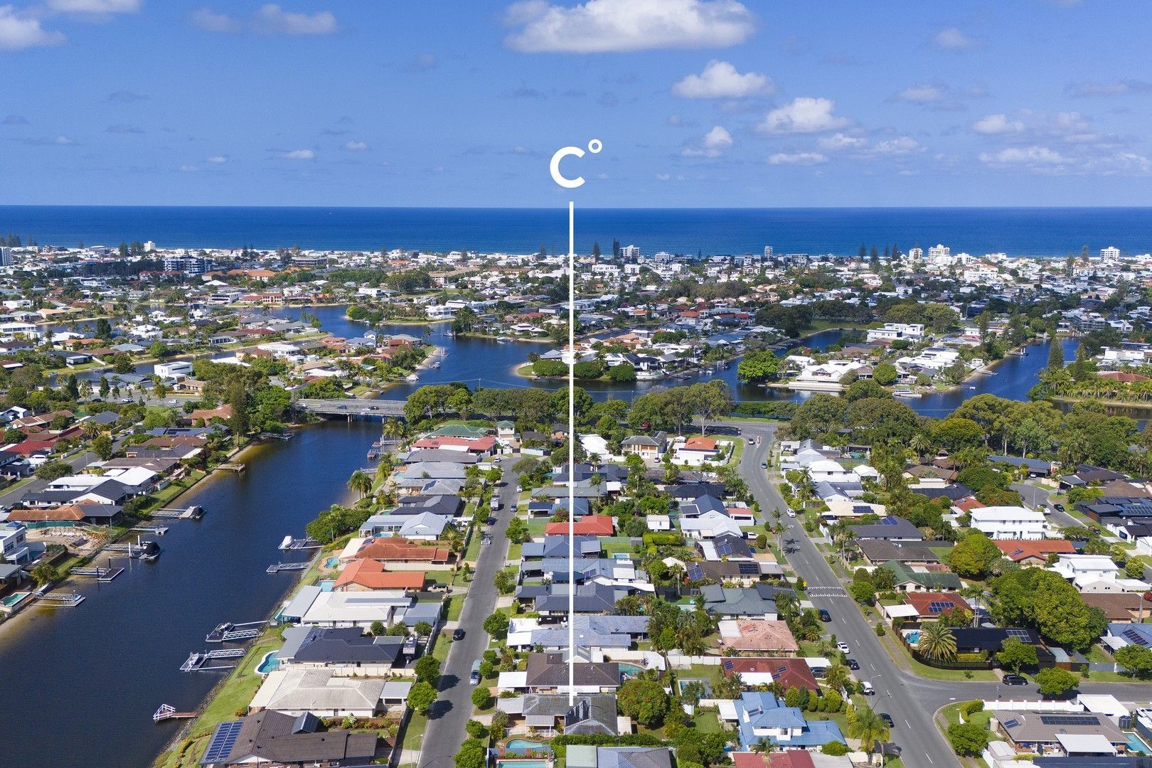 4 bedrooms House in 9 Port Drive MERMAID WATERS QLD, 4218