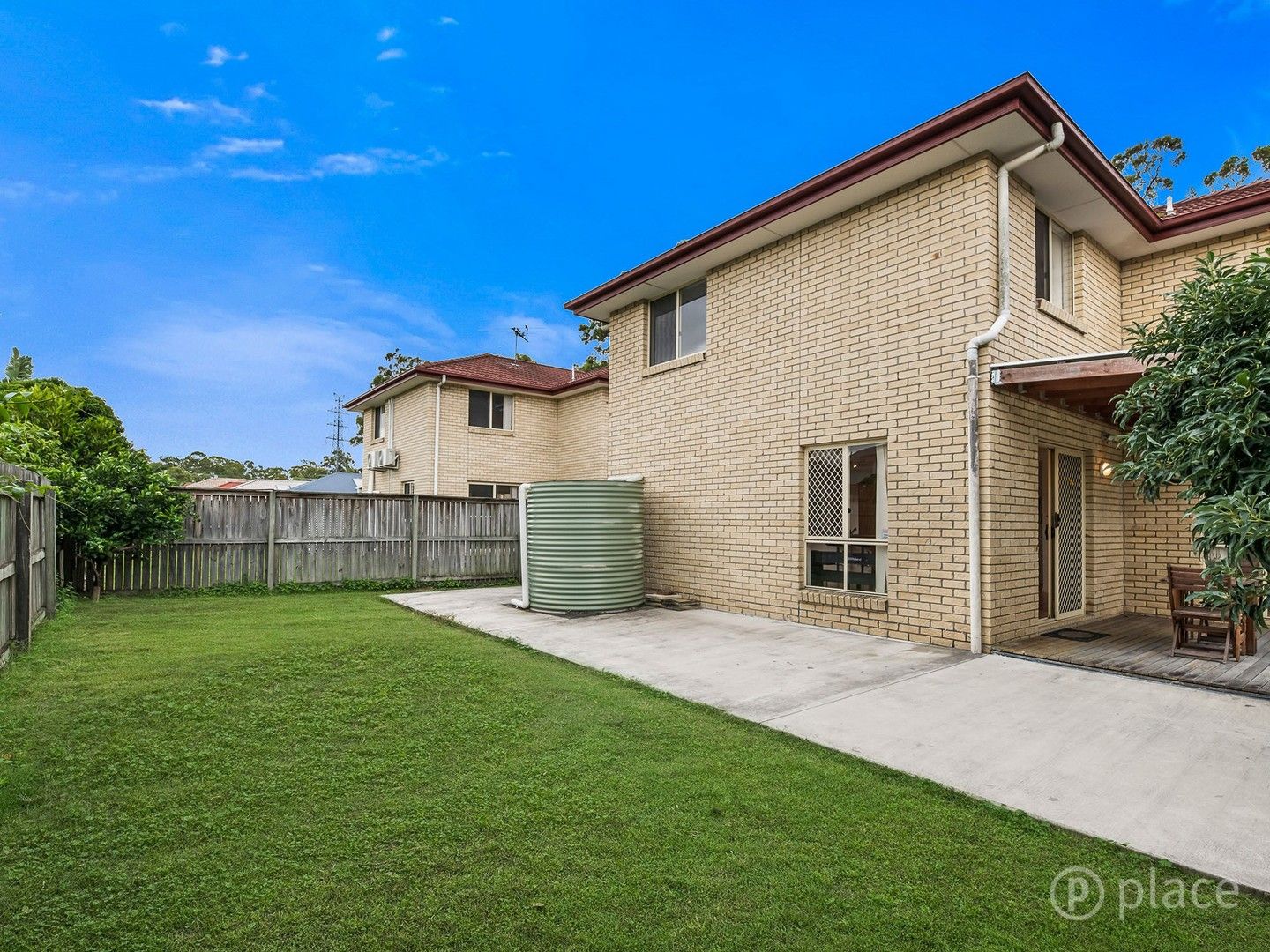 4 bedrooms House in 27 Tallowood Way SUNNYBANK HILLS QLD, 4109
