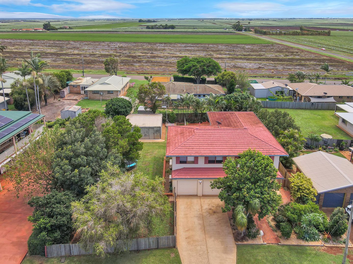 2 Meghan Crescent, Qunaba QLD 4670, Image 2