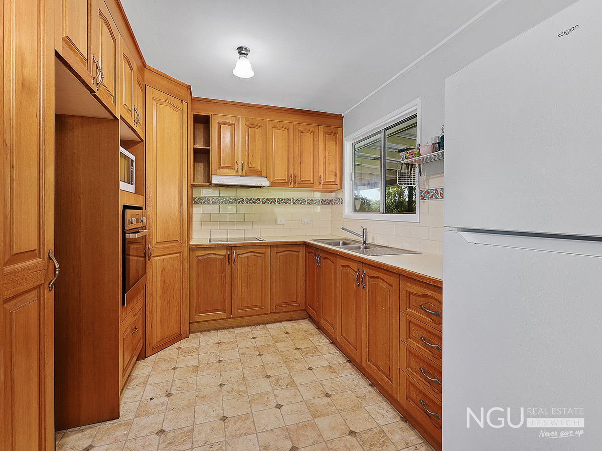 8 Thomas Street, Blackstone QLD 4304, Image 2