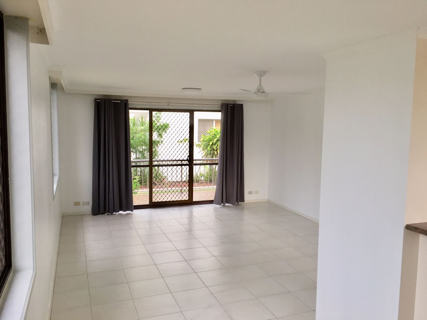 1/10 Cannes Ave, Surfers Paradise QLD 4217, Image 2