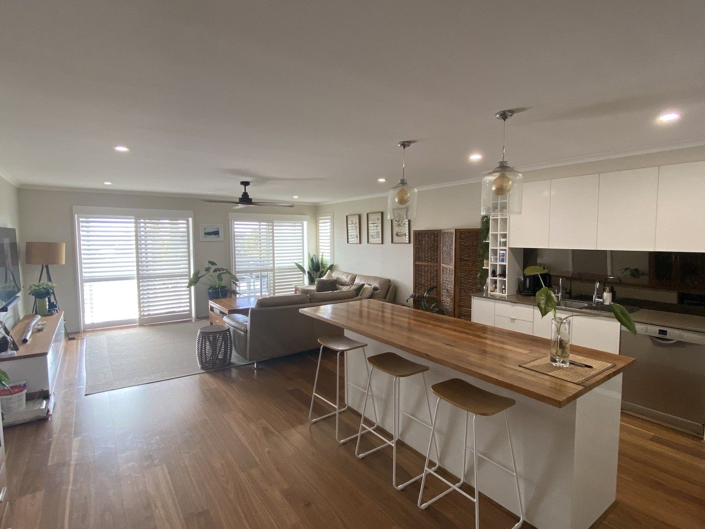 3 bedrooms Apartment / Unit / Flat in 8/17-19 Canal Avenue RUNAWAY BAY QLD, 4216