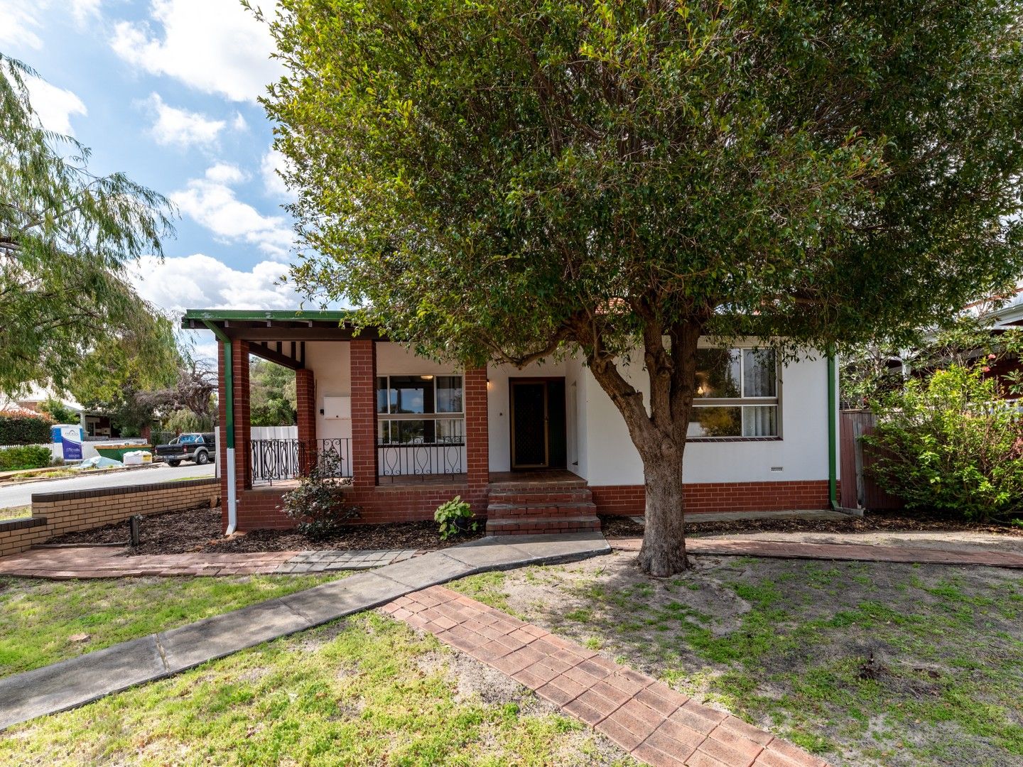 3 bedrooms House in 28 Pakenham Street MOUNT LAWLEY WA, 6050