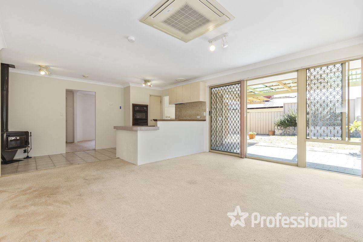 31 ST Ives Drive, Yanchep WA 6035, Image 2