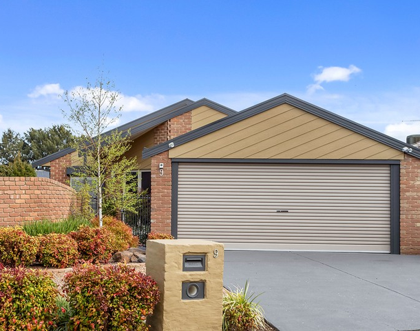 9 Laverock Court, Taylors Lakes VIC 3038