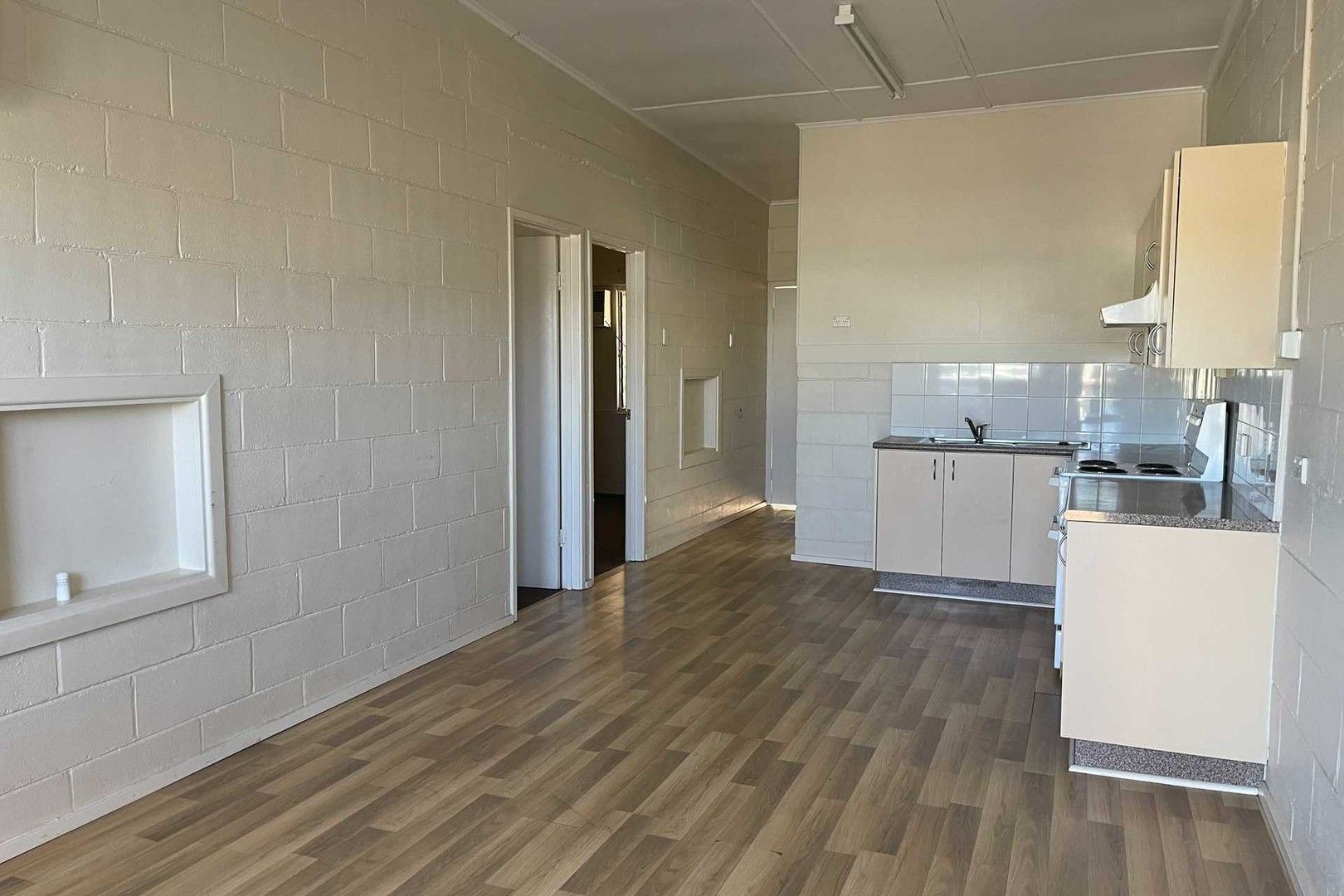 2 bedrooms Apartment / Unit / Flat in 5/31 Hilary Street MOUNT ISA QLD, 4825