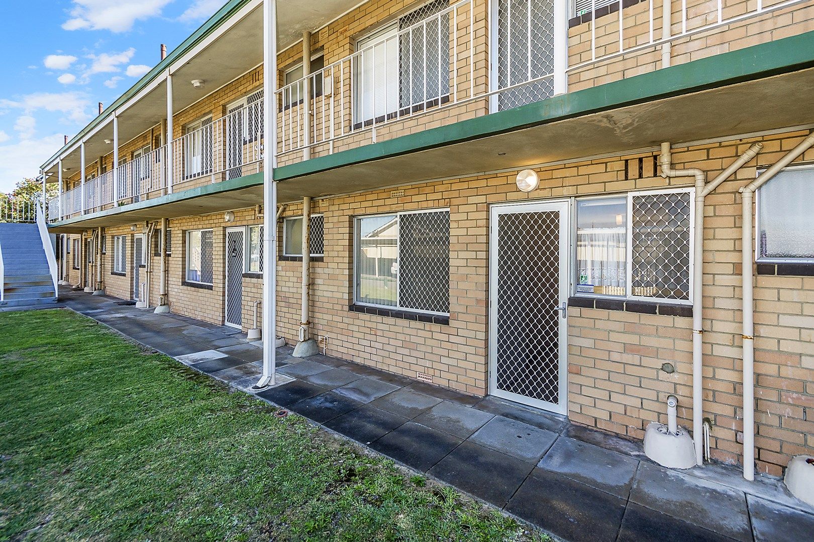 2 bedrooms Apartment / Unit / Flat in 4/60 Gloucester Crescent SHOALWATER WA, 6169
