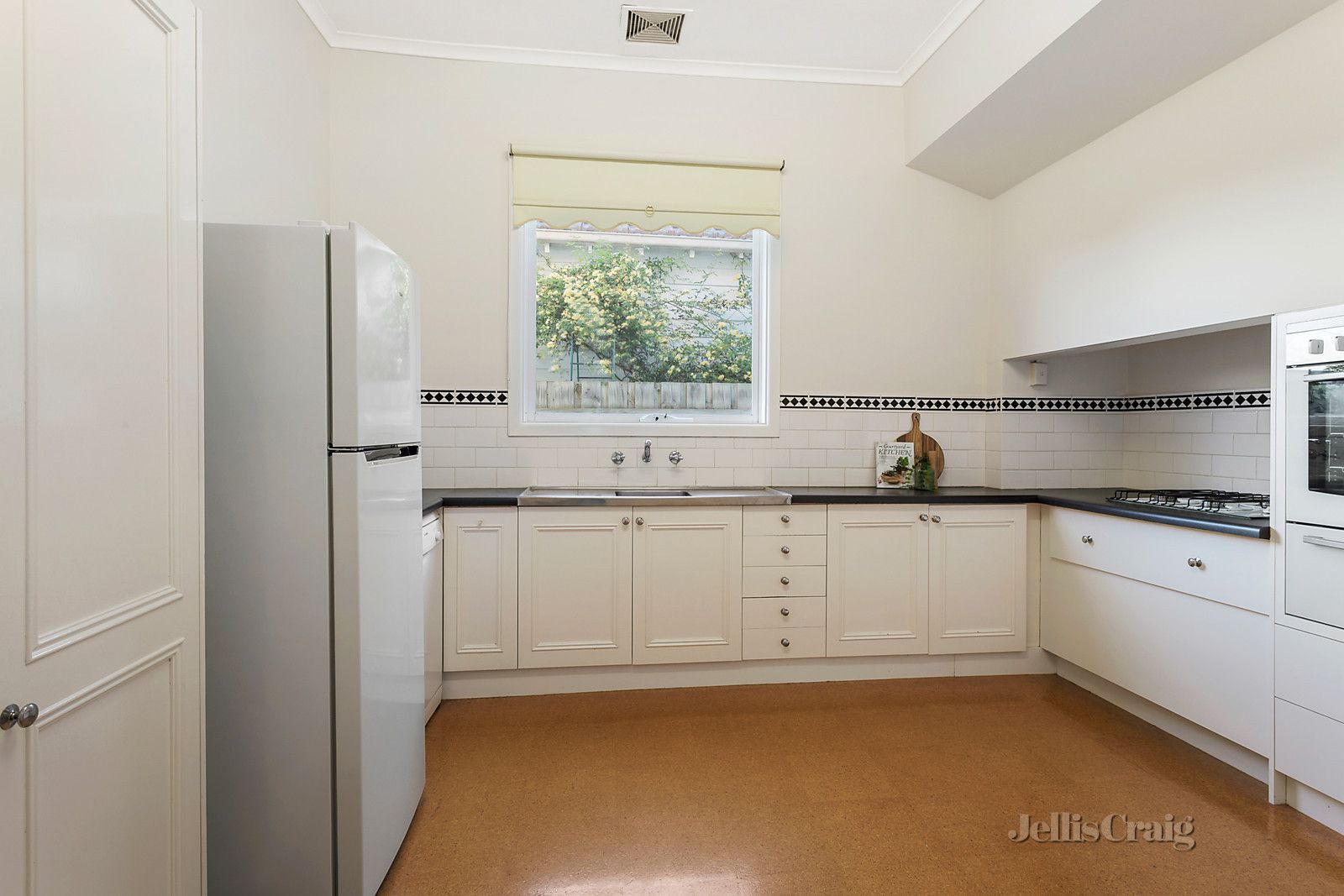 25 Exhibition Street, Mckinnon VIC 3204, Image 2