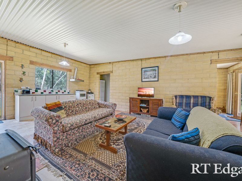 509 Burke & Wills Track, Lancefield VIC 3435, Image 2