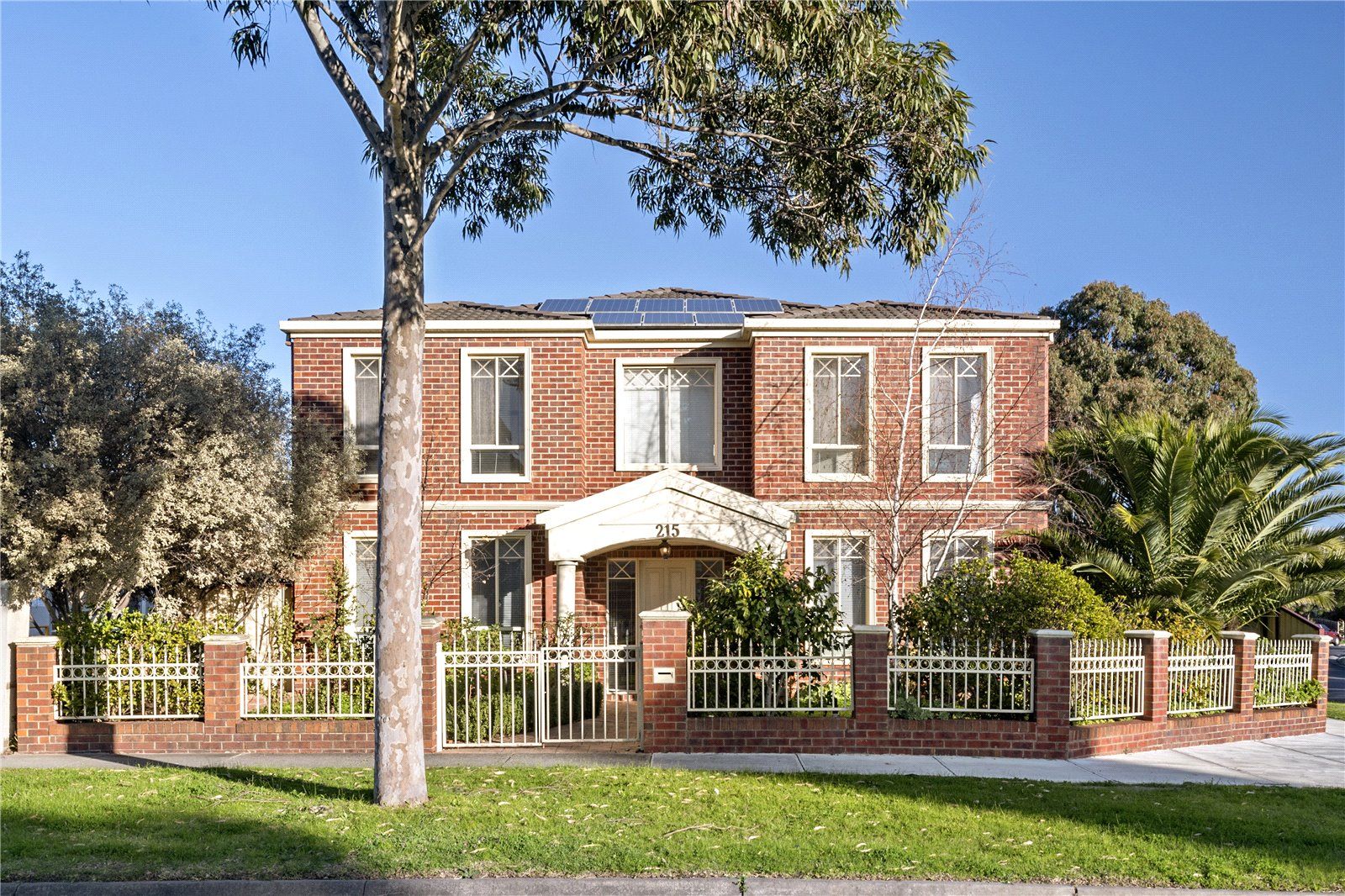 4 bedrooms House in 215 Childs Road MILL PARK VIC, 3082