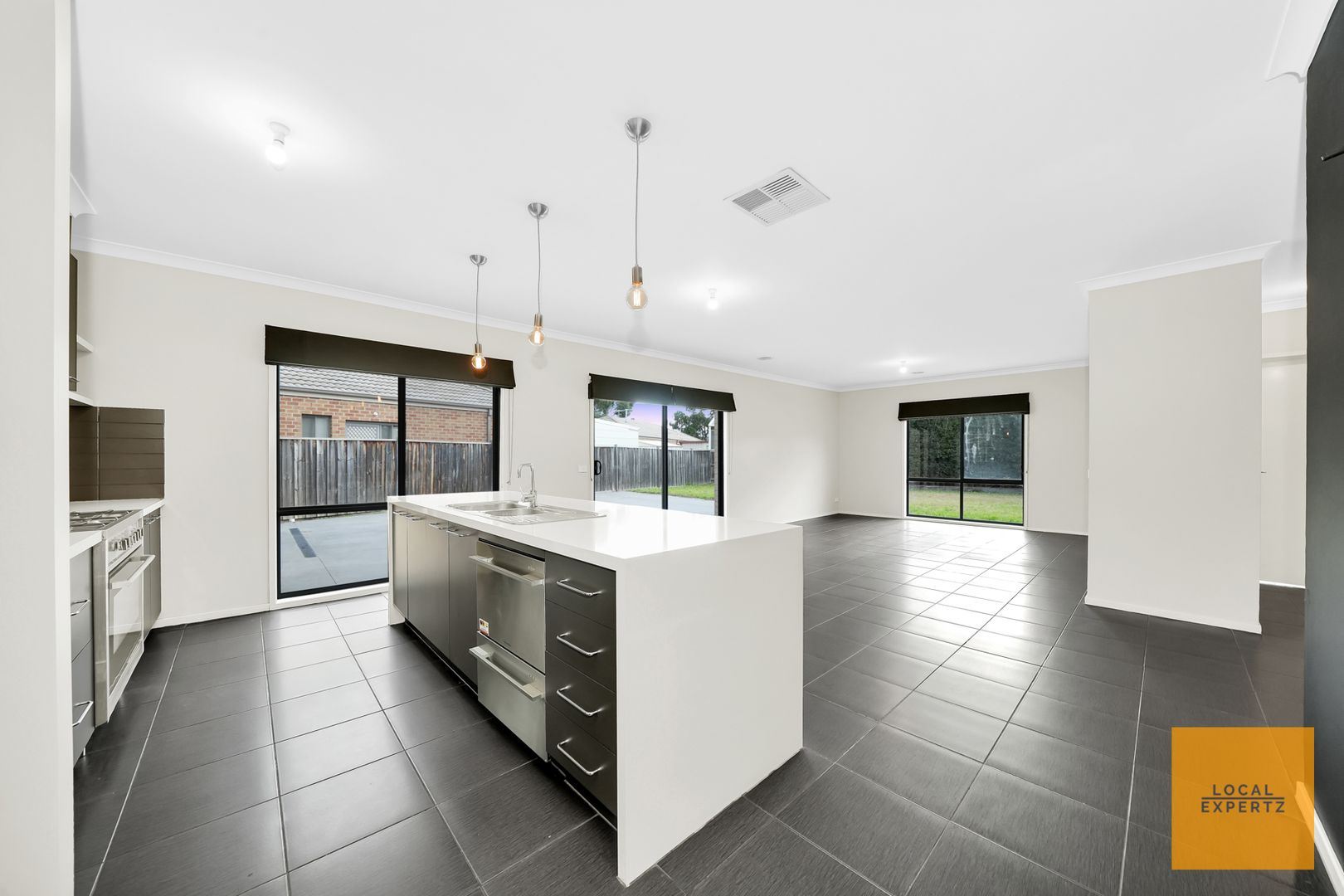 24 Parris Avenue, Harkness VIC 3337, Image 2