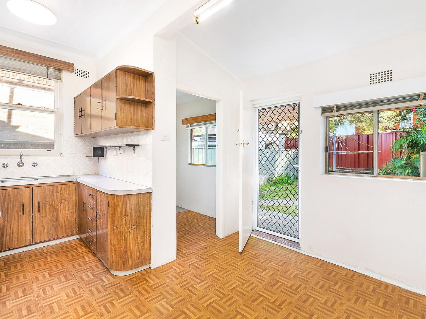 18 Universal Street, Eastlakes NSW 2018 House For Rent 850 Domain