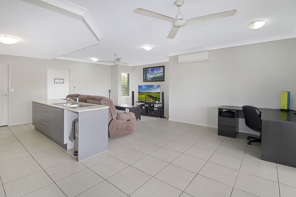 109 Callaghan Street, Mooroobool QLD 4870, Image 2