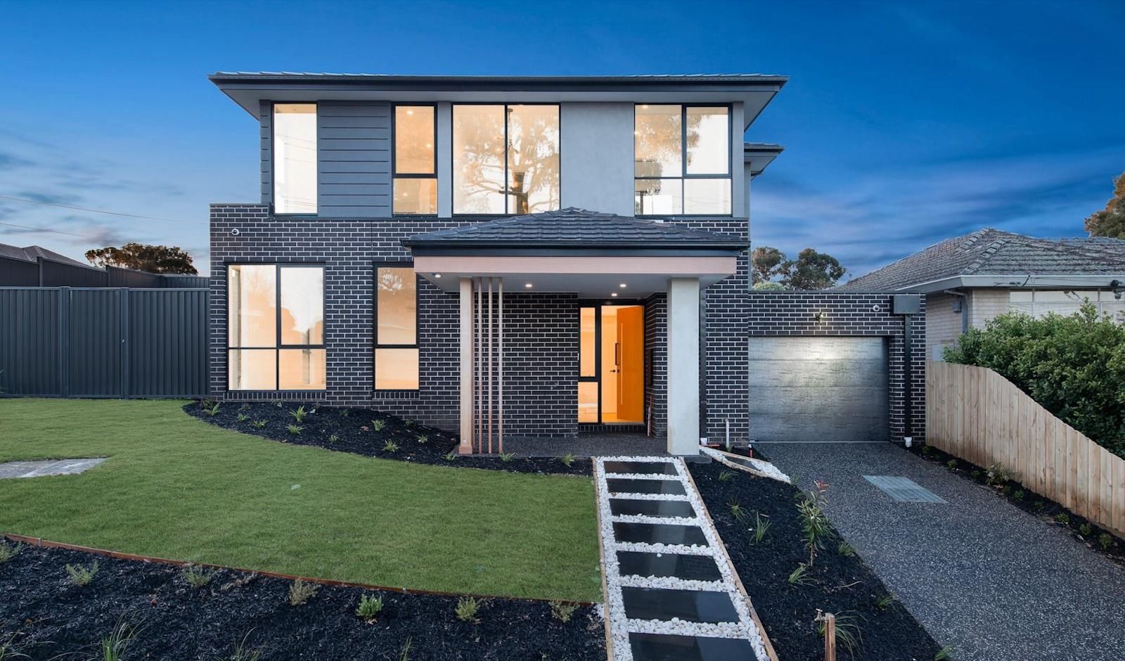 3 bedrooms Townhouse in 33 Dickson Street MOUNT WAVERLEY VIC, 3149