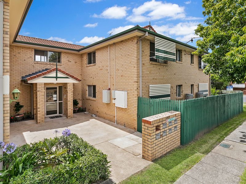 2 bedrooms Apartment / Unit / Flat in 2/197 Juliette Street GREENSLOPES QLD, 4120
