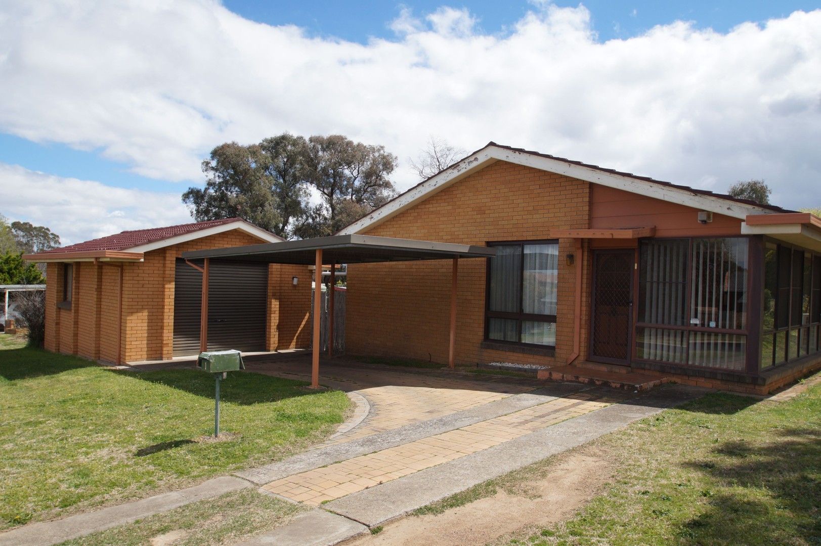 3 bedrooms House in 1 Hamilton Crescent ARMIDALE NSW, 2350