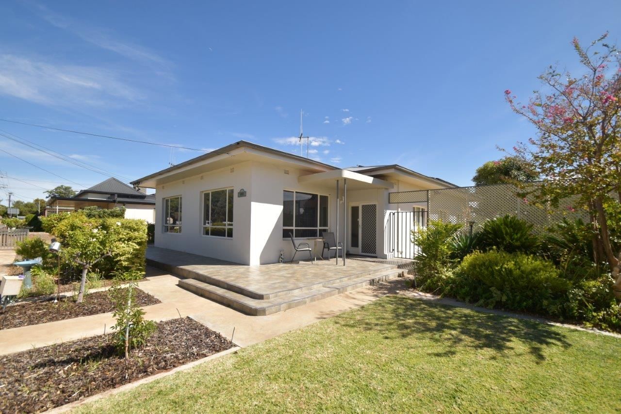 4 bedrooms House in 680 Blende Street BROKEN HILL NSW, 2880