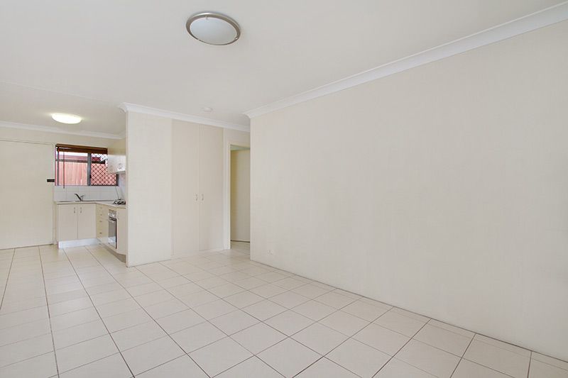 3/5 Deighton Road, DUTTON PARK QLD 4102, Image 2