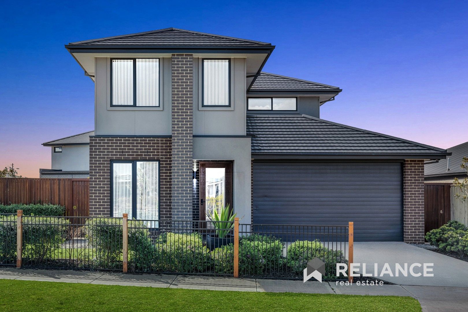 6 bedrooms House in 3 Student Court MAMBOURIN VIC, 3024